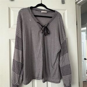 Houndstooth Knit Tie-Front Sweater - Black & White